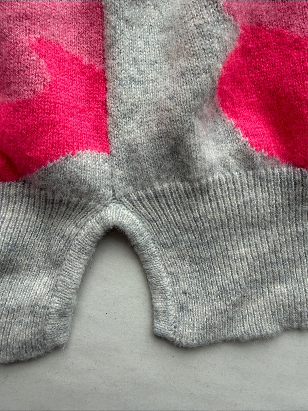 Brodie Cashmere Neon Camo Print Crewneck Sweater Pink Grey Size (S) - Picture 9 of 10